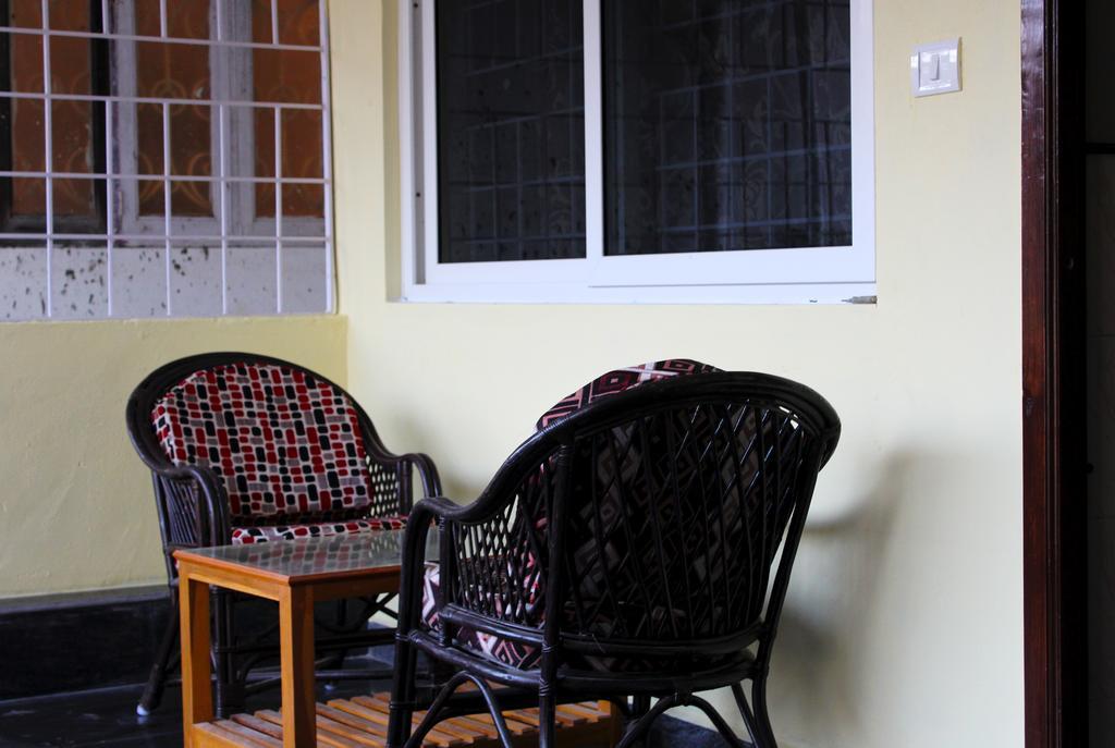 Vinodhara Guest House مهاباليبورام الغرفة الصورة