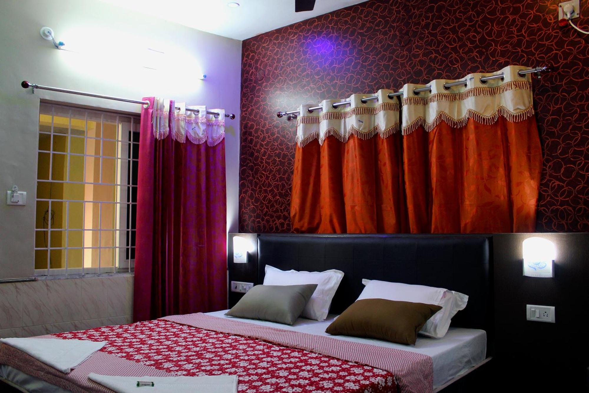 Vinodhara Guest House مهاباليبورام الغرفة الصورة