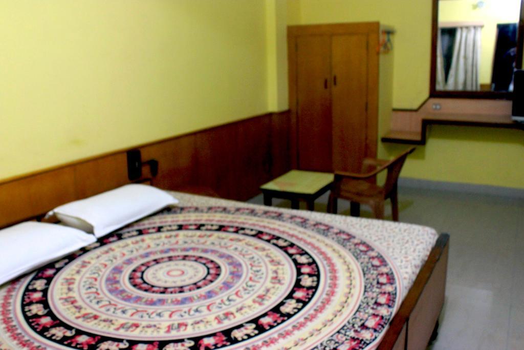 Vinodhara Guest House مهاباليبورام المظهر الخارجي الصورة